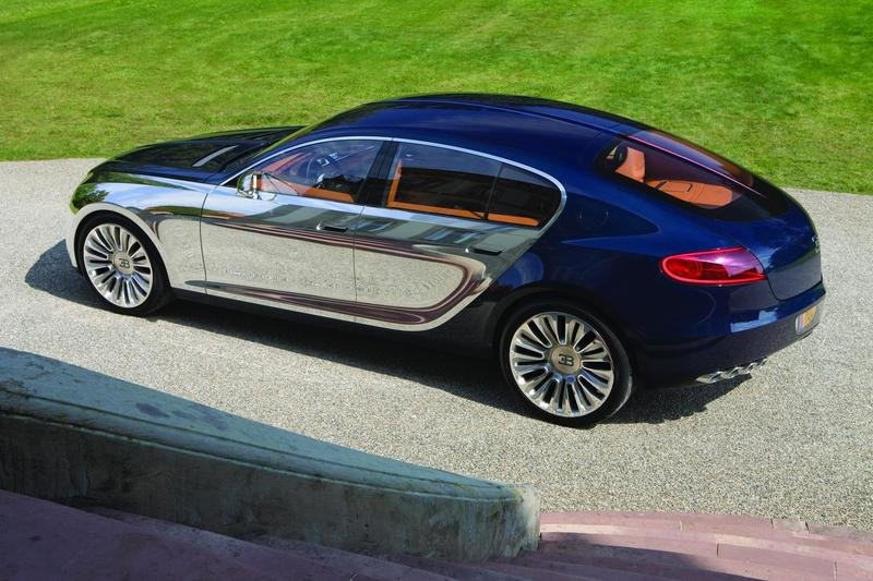 The Greatest Luxury Performance Sedans We Never Got
- image 320058