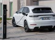 2020 Porsche Cayenne Turbo S E-Hybrid tops the range with 670 horsepower - image 855536