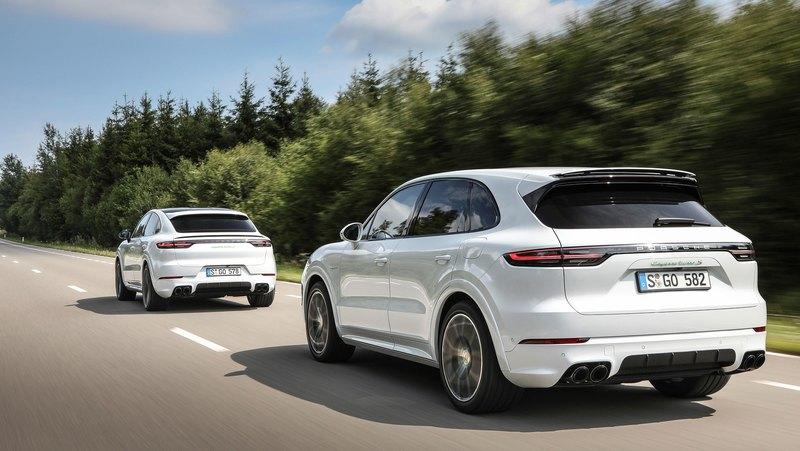 2020 Porsche Cayenne Turbo S E-Hybrid tops the range with 670 horsepower
- image 855531