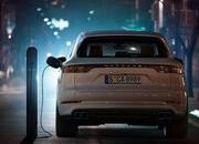 2020 Porsche Cayenne Turbo S E-Hybrid tops the range with 670 horsepower - image 855529