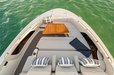2021 Sea Ray Sundancer 370 Outboard