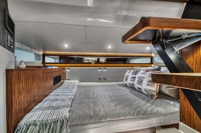 2021 Sea Ray Sundancer 370 Outboard