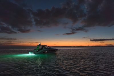 2021 Sea Ray Sundancer 370 Outboard