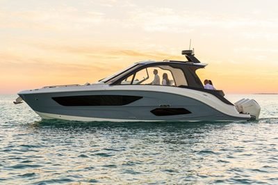 2021 Sea Ray Sundancer 370 Outboard