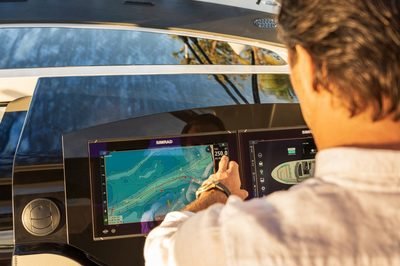 2021 Sea Ray Sundancer 370 Outboard