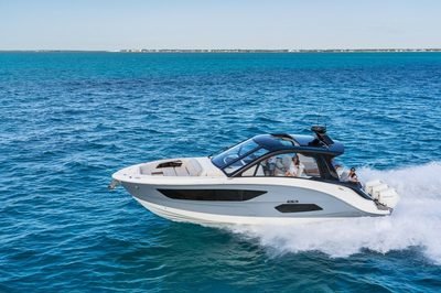 2021 Sea Ray Sundancer 370 Outboard