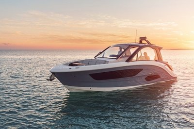 2021 Sea Ray Sundancer 370 Outboard