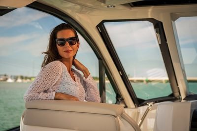 2021 Sea Ray Sundancer 370 Outboard