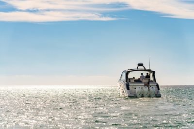 2021 Sea Ray Sundancer 370 Outboard