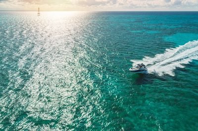 2021 Sea Ray Sundancer 370 Outboard