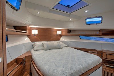 2021 Summit Motoryachts 54