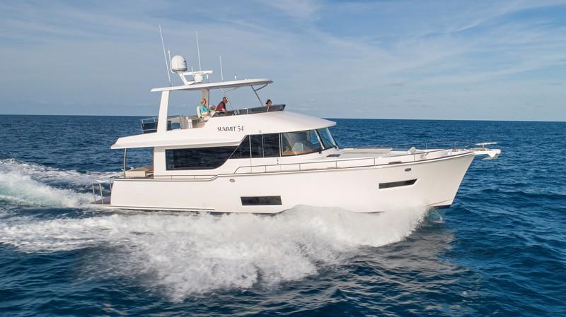 2021 Summit Motoryachts 54