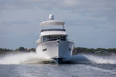 2021 Summit Motoryachts 54