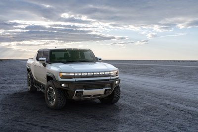 Elon Musk Confirms That The Tesla Cybertruck With Four Electric Motors Is Coming!
