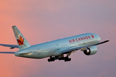2006 Boeing 777-200LR
