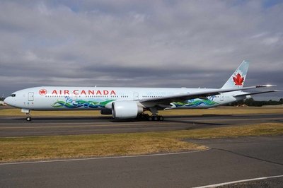 1998 Boeing 777-300
