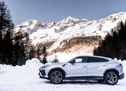 Amazing Wallpapers: The Lamborghini Urus, Aventador SVJ, and Huracan EVO Celebrate Christmas the Right Way - image 877354