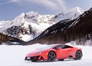 Amazing Wallpapers: The Lamborghini Urus, Aventador SVJ, and Huracan EVO Celebrate Christmas the Right Way - image 877362