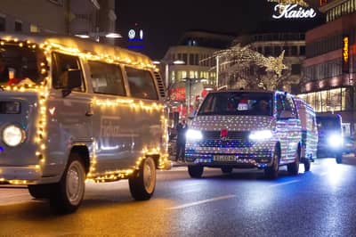 Classic Volkswagens Make Some Light For Christmas 