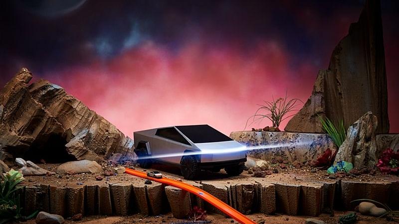 What Sets The Two Hot Wheels RC Tesla Cybertrucks Apart?