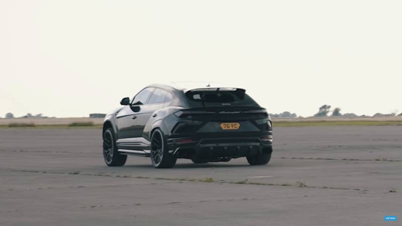 Crazy Race: Lamborghini Urus vs Porsche Cayman GT4 vs Audi TTRS vs Golf R
- image 1016704