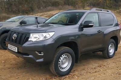 Off-Road Battle: Toyota Land Cruiser Vs Toyota Hilux