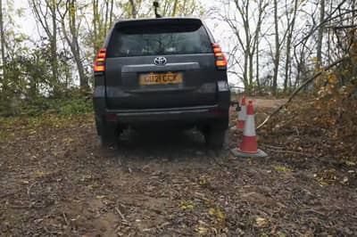 Off-Road Battle: Toyota Land Cruiser Vs Toyota Hilux