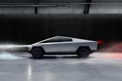 Elon Musk Confirms That The Tesla Cybertruck With Four Electric Motors Is Coming!