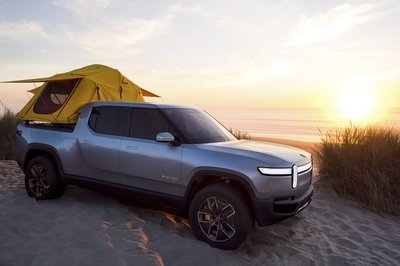 Elon Musk Confirms That The Tesla Cybertruck With Four Electric Motors Is Coming!